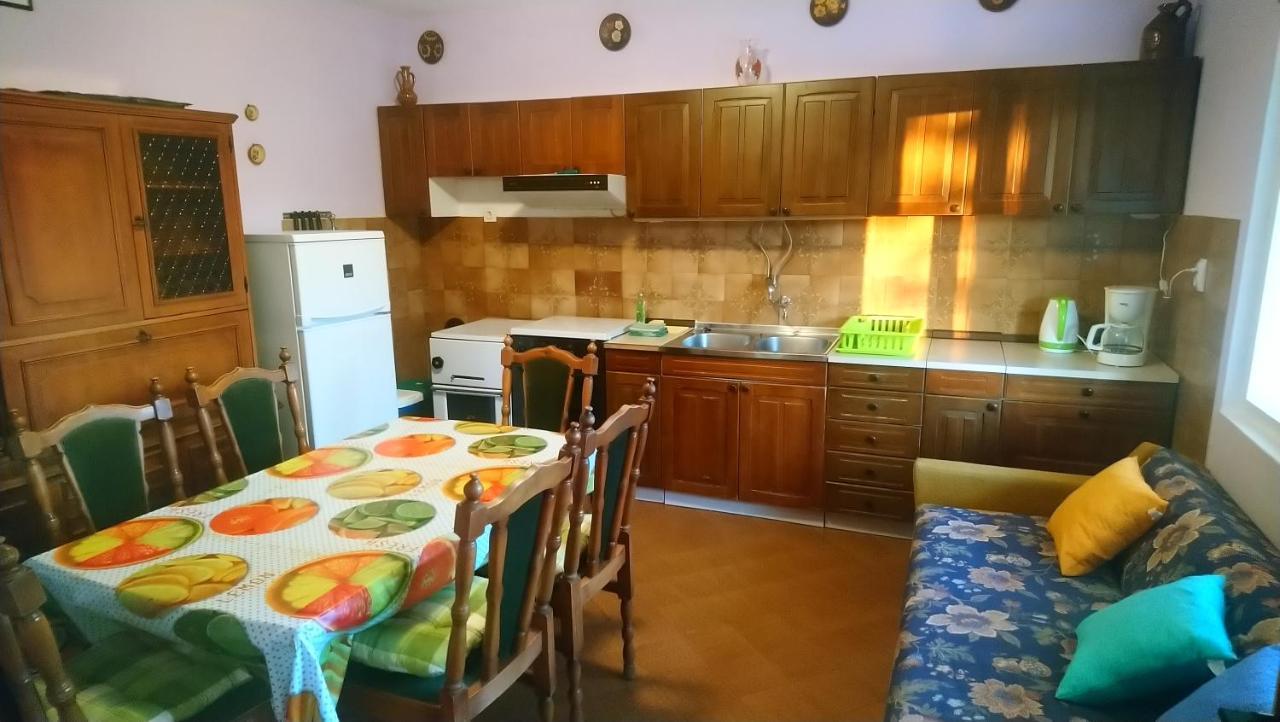 Apartment Vidas Kampor Exterior photo